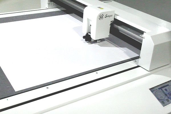 Роспуск картона на режущем плоттере Saga SG-FCT6698